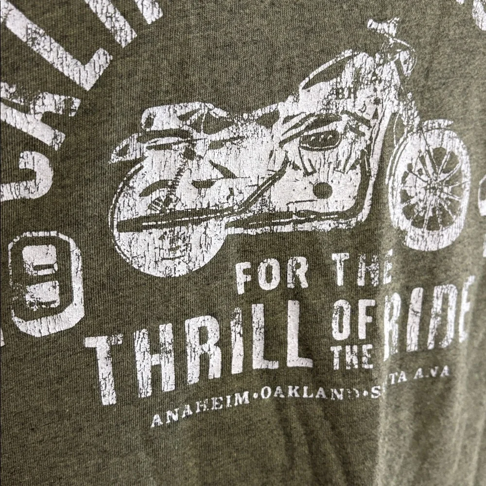 Banana Republic army green California Roads thrill ride retro graphic tee Size S